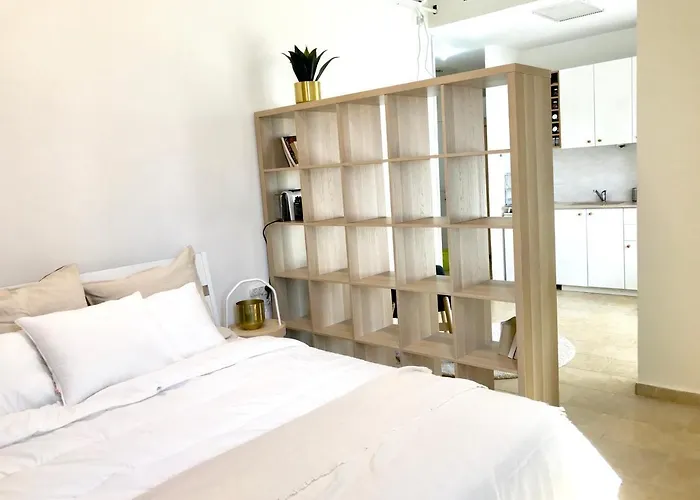Bright And Spacious Loft By The Sea With Bomb Shelter