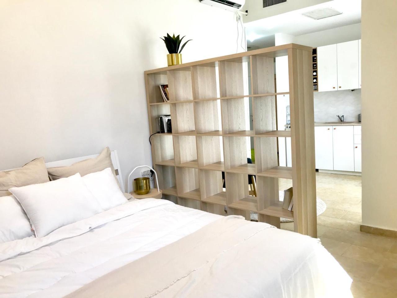 Bright And Spacious Loft By The Sea With Bomb Shelter Tel Aviv
