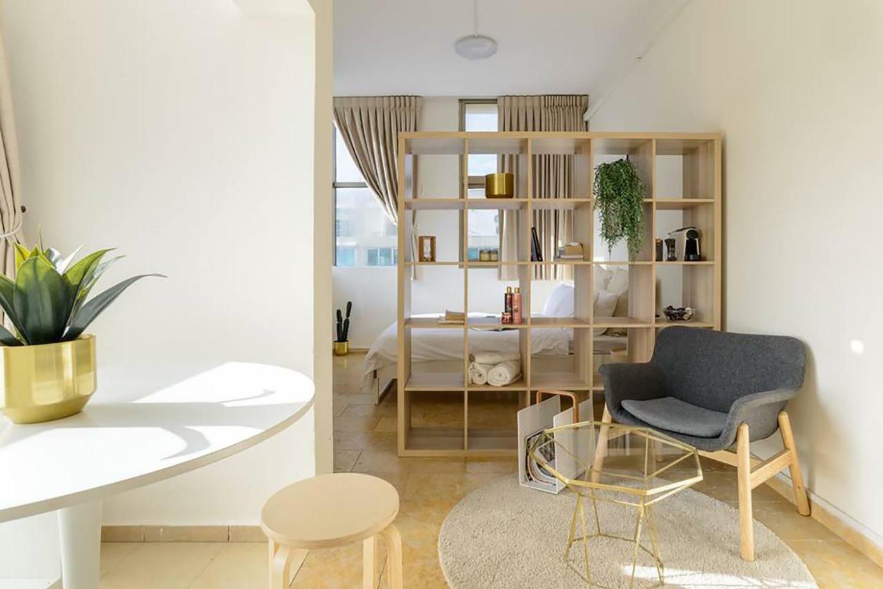 Bright And Spacious Loft By The Sea With Bomb Shelter Tel Aviv